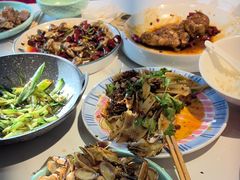 -嗨辣小聚·盘锦河蟹·海鲜烧烤龙虾(盘锦十年好店)