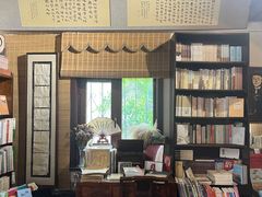 -荒岛书店(黄县路店)