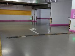 -新世界新丸中心-地下停车场