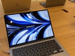 -Apple Store(Brisbane)