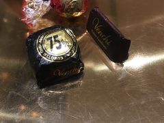 -VENCHI 闻绮(北京国贸商城店)