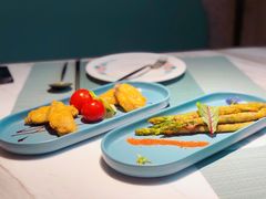 焗芦笋包肉-蜜桃花开·中西融合菜E&W(南长街店)