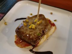 煎鹅肝配黄桃和树莓酱-帕歌西班牙餐厅paco tapas