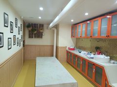 -哲学苑亲子园·早教婴儿托育·婴儿游泳(颐龙湾店)