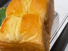 -HOT CRUSH趁热集合·现烤面包(上海环球港店)