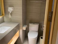 -全季酒店(上海金桥路地铁站店)