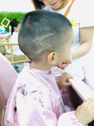 -马克叔叔儿童理发形象设计