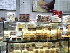 面包甜点陈列柜-白玉兰食品甜凤店(合生汇店)