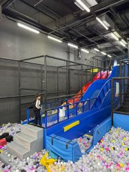 -零重力蹦床空间·滑梯·海洋球·团建(奥特莱斯店)