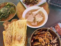 -土砂锅生态山庄·非遗砂锅雅鱼