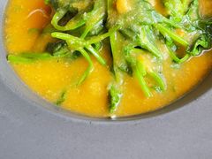 豌豆黄浸豌豆尖-半山腰·云南菜(侨福芳草地店)