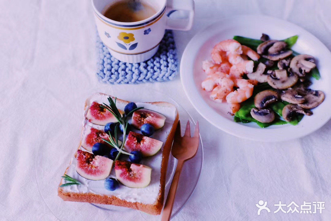 开放吐司｜蔬菜虾沙拉｜美式