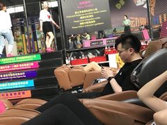 -嘿哟动霸CHUA·新潮玩运动娱乐中心·蹦床滑冰团建乐园