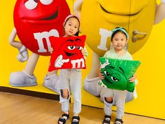 -m豆巧克力世界(上海世茂广场店)