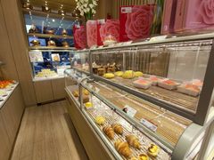 面包甜点陈列柜-好利来(鞍山家乐福店)