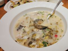 -严记小天府酸菜鱼(西四路店)