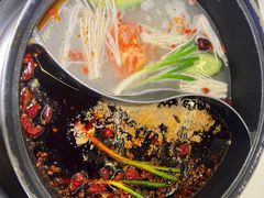 -钢管厂五区小郡肝串串香(蜀都万达店)