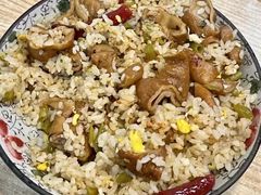 酸缸豆大肠炒饭-老头爱马仕酸豇豆炒饭(丰富路店)