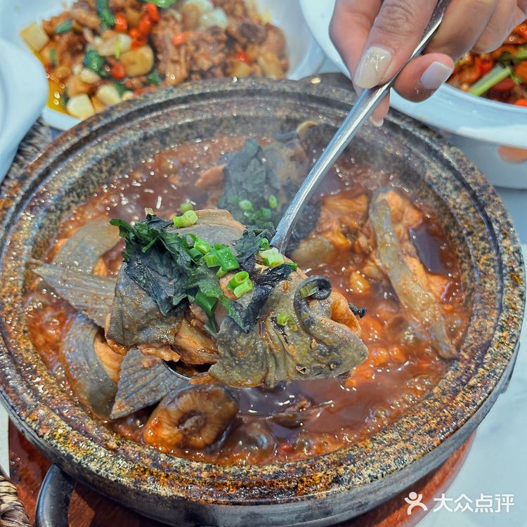 今天吃完明天还想吃的正宗湘菜馆,那叫一个香