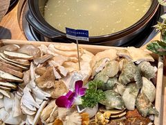 -一朵菌·野生菌探索家火锅(南亚店)