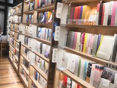 -猫的天空之城概念书店(杭州南宋御街店)