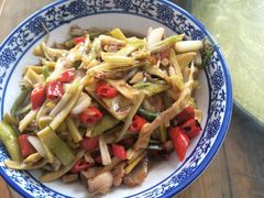 -小洞天柴火土菜馆