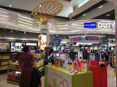 -王权免税店(廊曼机场店)