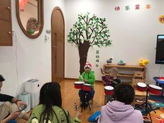 -抱抱熊托育中心(大悦城店)