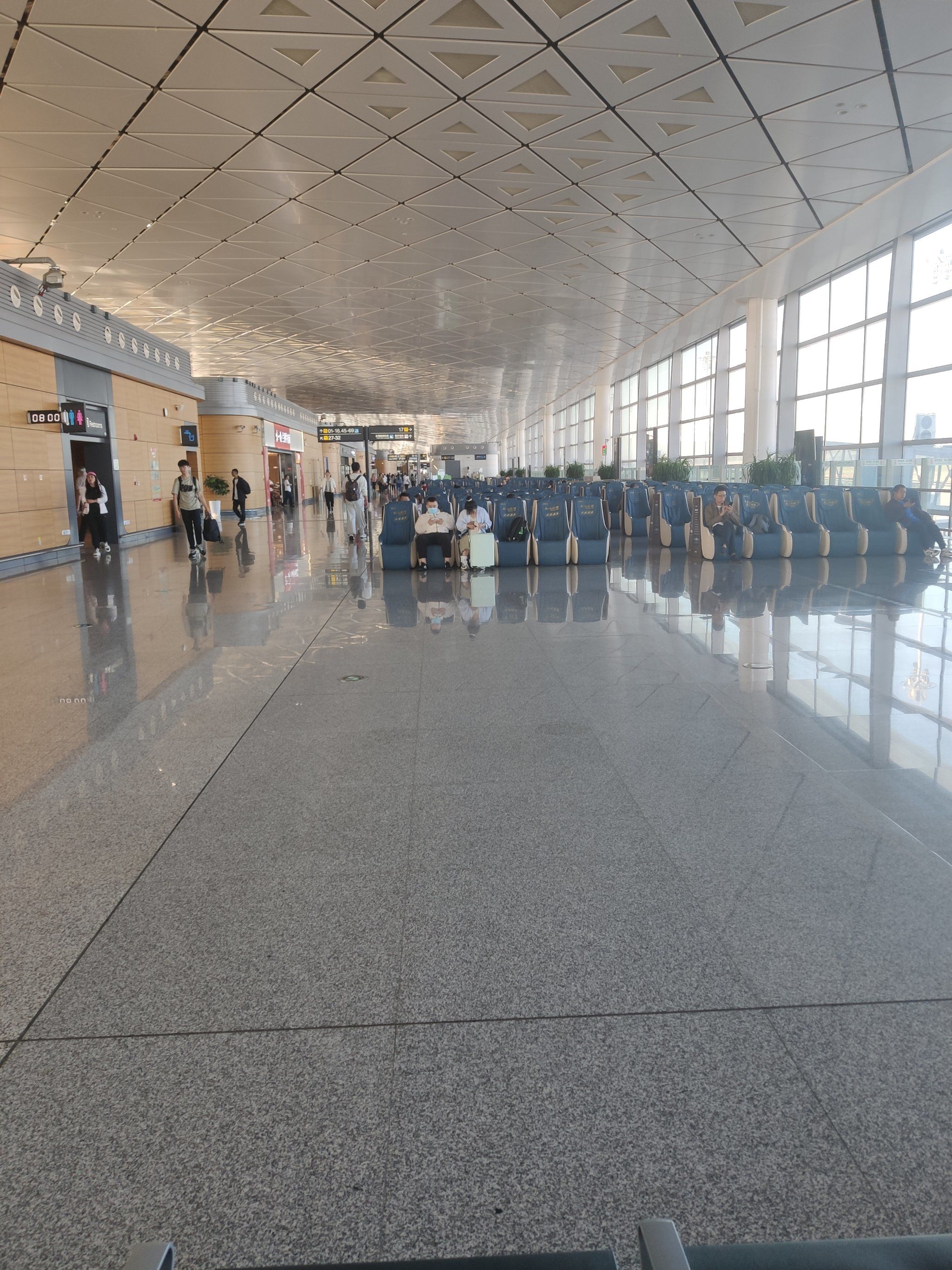 机场氛围好心情