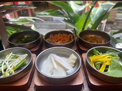 -银米·云南传统过桥米线(双廊黑金冠店)