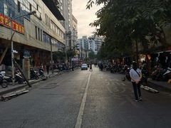 -圆子酒店(南宁金湖广场地铁站店)
