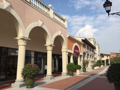 -佛罗伦萨小镇广佛名品奥特莱斯(疏港路店)