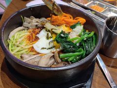 传统石锅拌饭-·缸桶屋·韩式牛肋条自助烤肉(西湖D11店)