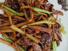 茶树菇炒牛柳-大欢喜饭店(江怡路店)