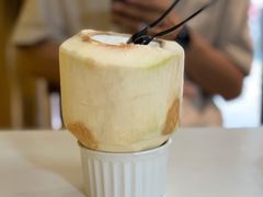 -志龙皇冠吃货椰子铺