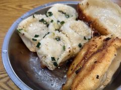 -黄阿姨锅贴大王(万航渡路店)