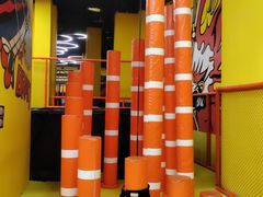 -爱蹦iBOON蹦床运动馆(江汉店)