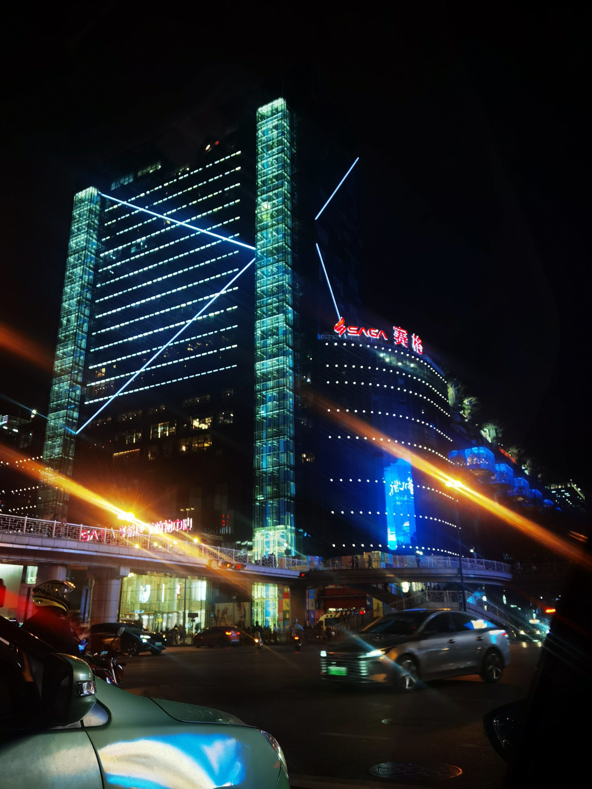 除了一进停车场还挺出彩其他的就一点没有特色,外观夜景看着好看的