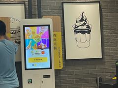 -麦当劳(上海虹桥站30B检票口楼上)