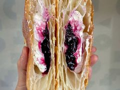 蓝莓酸奶泡芙-DRUNK BAKER(上海恒丰路店)