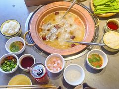 腊排骨加腊猪蹄大锅-阿婆情腊排骨火锅·野生菌季(古城旗舰店)