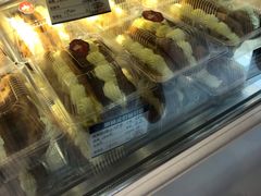 -白玉兰食品甜凤店(合生汇店)