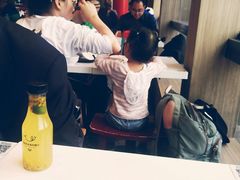 大堂-百事佳烧鸭牛腩(上海虹桥站店)
