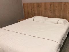 -肯定连锁酒店(莫愁湖公园云锦路地铁站店)
