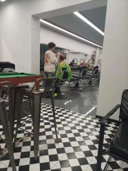 -15C7 男士理发馆 烫染专业店
