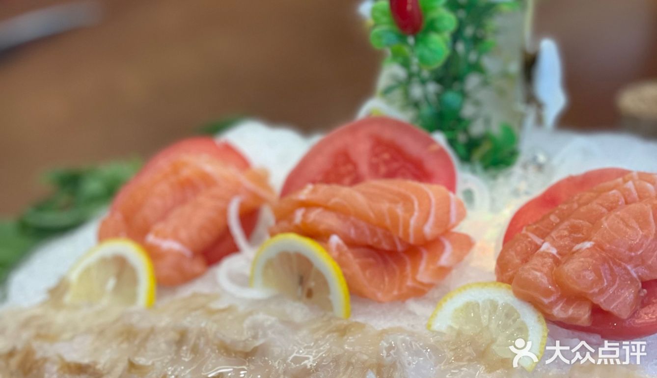 吃海鲜的快乐  老友记海鲜火锅店 真新鲜~性价比很ok[调皮]