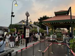 -席娜卡琳火车铁道夜市