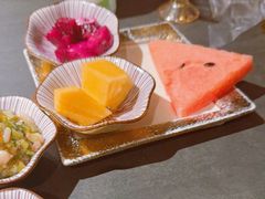 -铭牛烧肉·和牛海鲜自助(高新月牙湖店)
