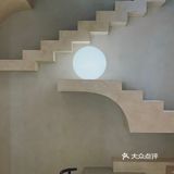 與光影相生，與時間相隨，安於一隅，在靜謐中追尋詩意。