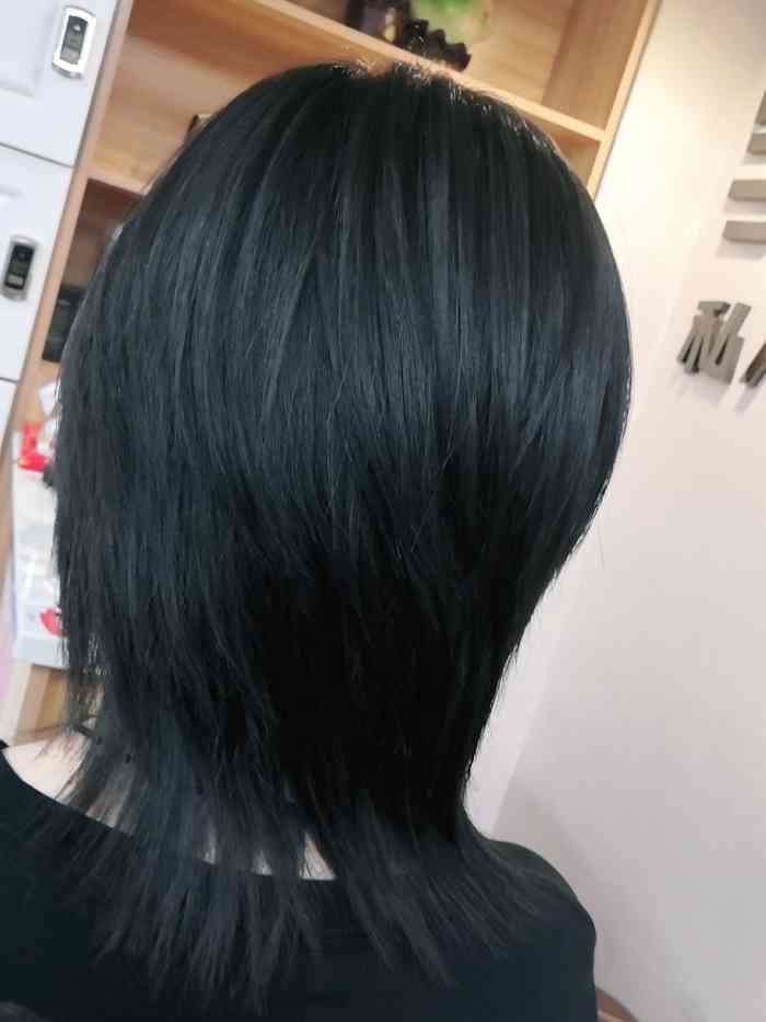 宇轩造型(南坪万达店)-"剪的短发很喜欢,之前在这里烫的,长长了过.